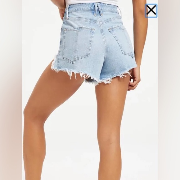 Good American Bombshell High-Waisted Asymmetric Pocket Light Wash Denim Shorts - Picture 3 of 11